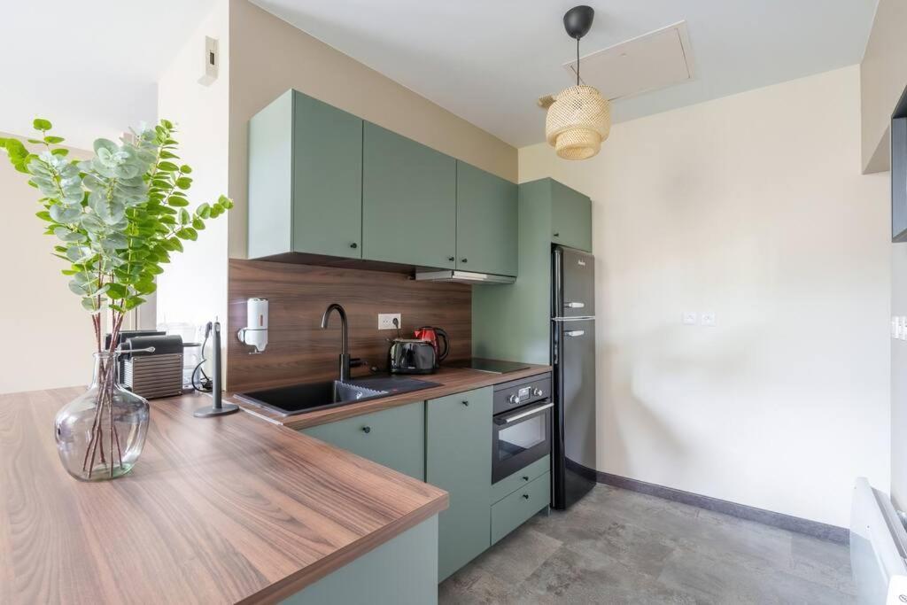 Appartement Lumineux Avec Cour โชมง ภายนอก รูปภาพ